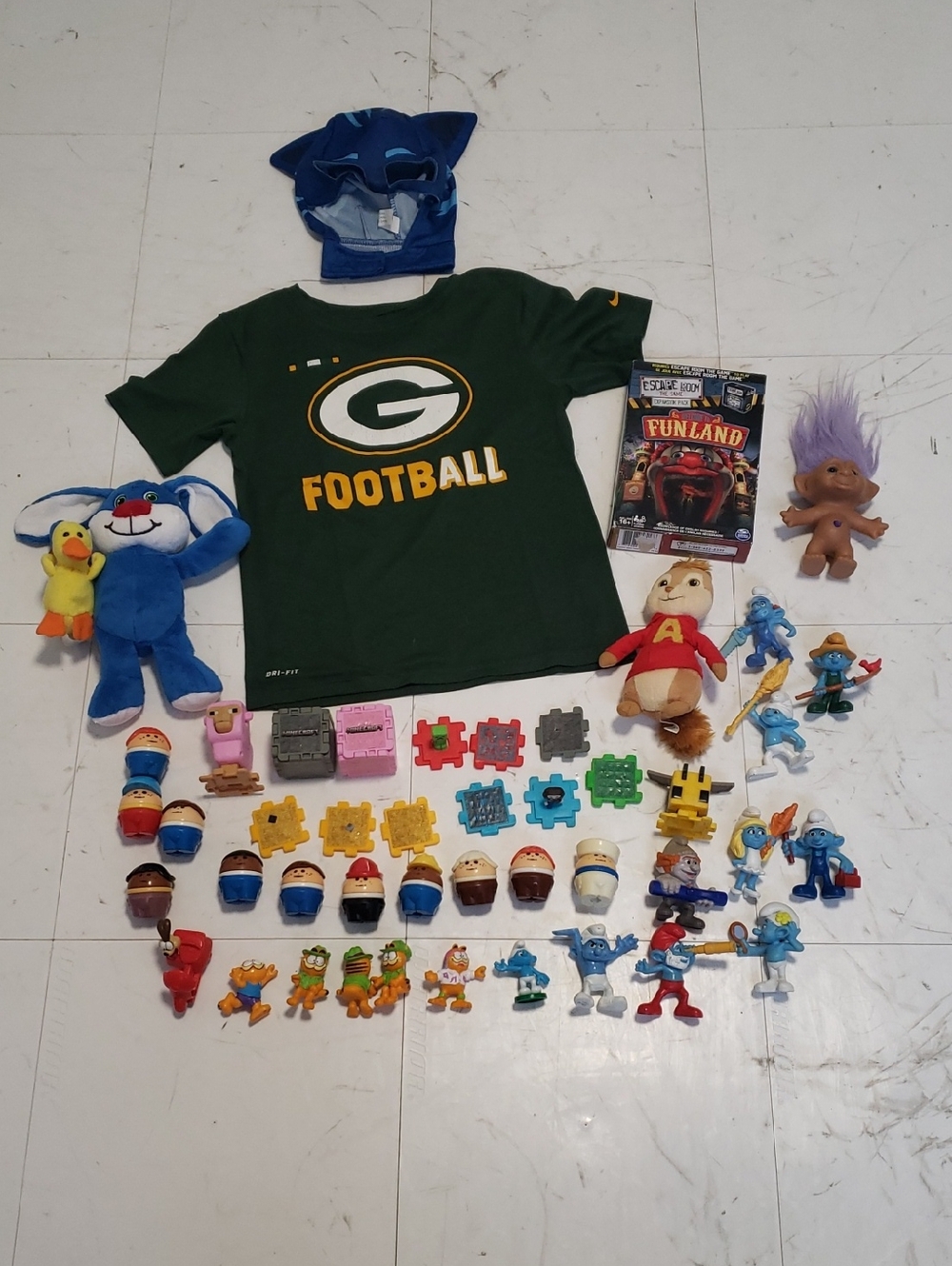 Beanie Babys NFL Minecraft Trolls Tee Shirt Mask card Game Lot Of Toys Stuffys